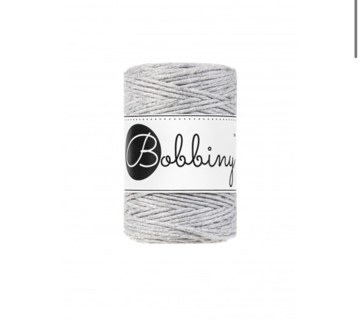 LIGHT GREY
MAKRAMEE-KORDEL 1.5MM 100M